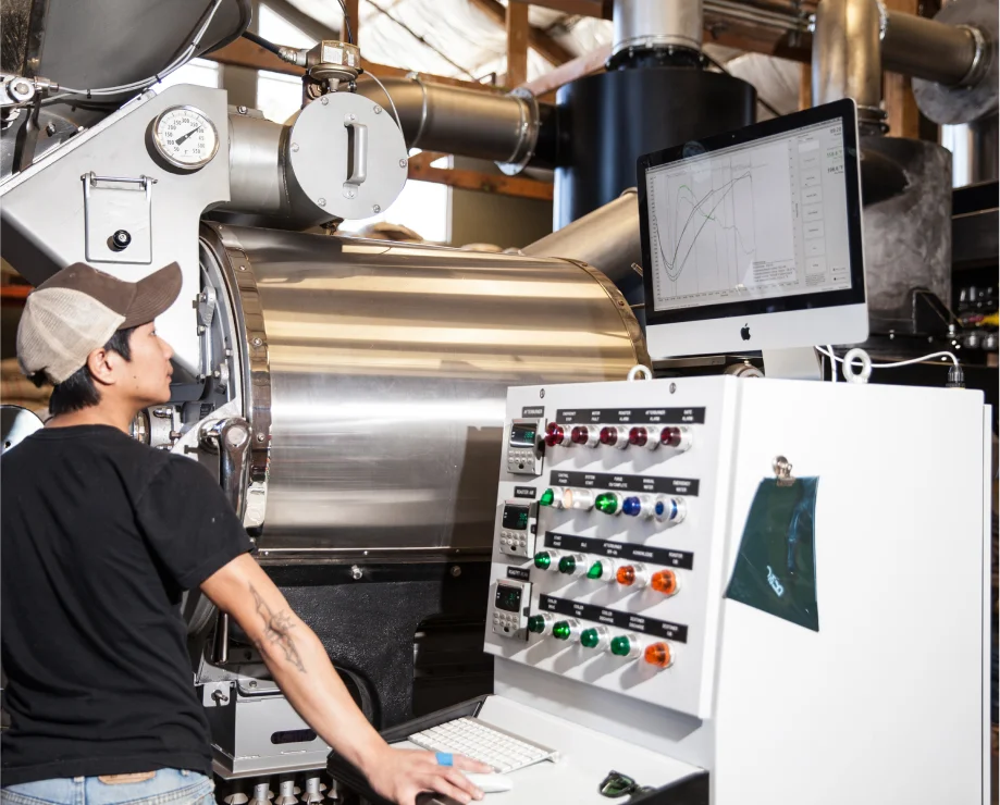The Ultimate Guide to the Best Coffee Roasters: Expert Reviews & Rankings 17 Professional coffee roaster using advanced roasting technology equipment used by best coffee roasters